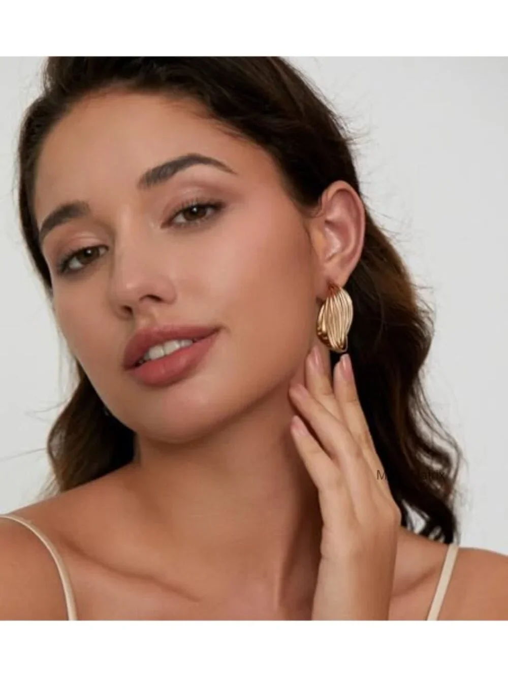18 Pairs Gold Hoop Earrings Set for Women, Hypoallergenic Statement Open Pearl